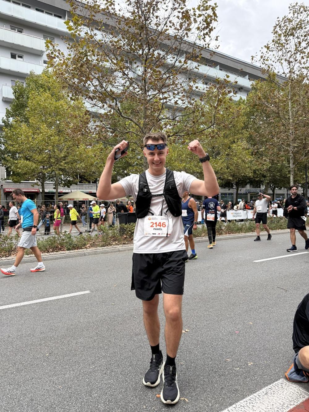 Paweł Pawlak na trasie Maratonu Warszawskiego